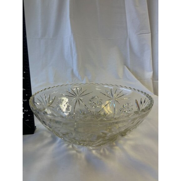 Vintage Anchor Hocking Clear Pressed Glass Star of David Pattern Salad Bowl 9" D - Picture 2 of 2
